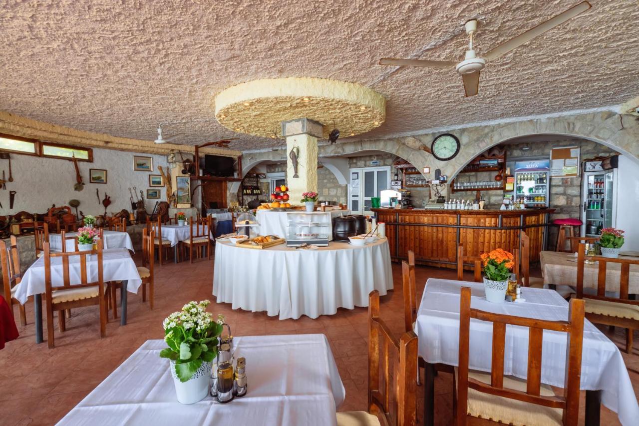 Hotel Savojo Petrovac Exterior foto