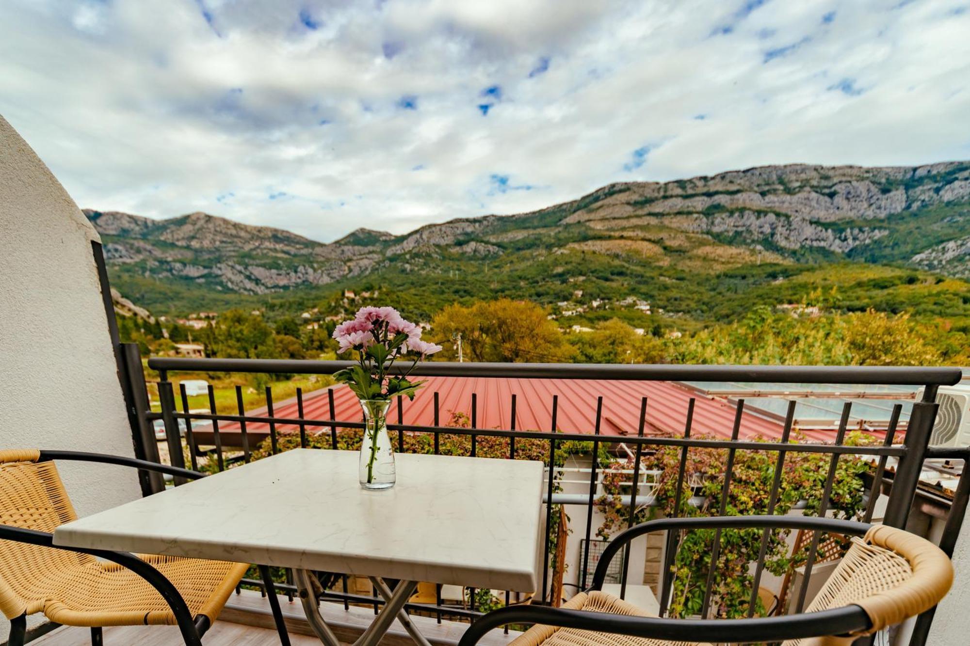 Hotel Savojo Petrovac Exterior foto